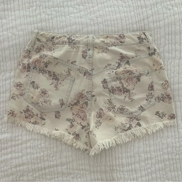 Mossimo Supply Co Cream and Pink High Waist Floral Shorts - Picture 2 of 3
